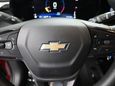 Used 2025 Chevrolet TrailBlazer LT AWD/4WD image 38