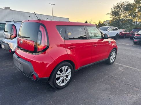 Used 2014 Kia Soul + w/ Primo Package FWD image 7