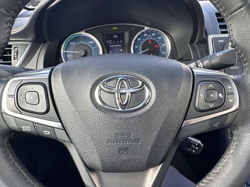 Used 2017 Toyota Camry XLE image 16