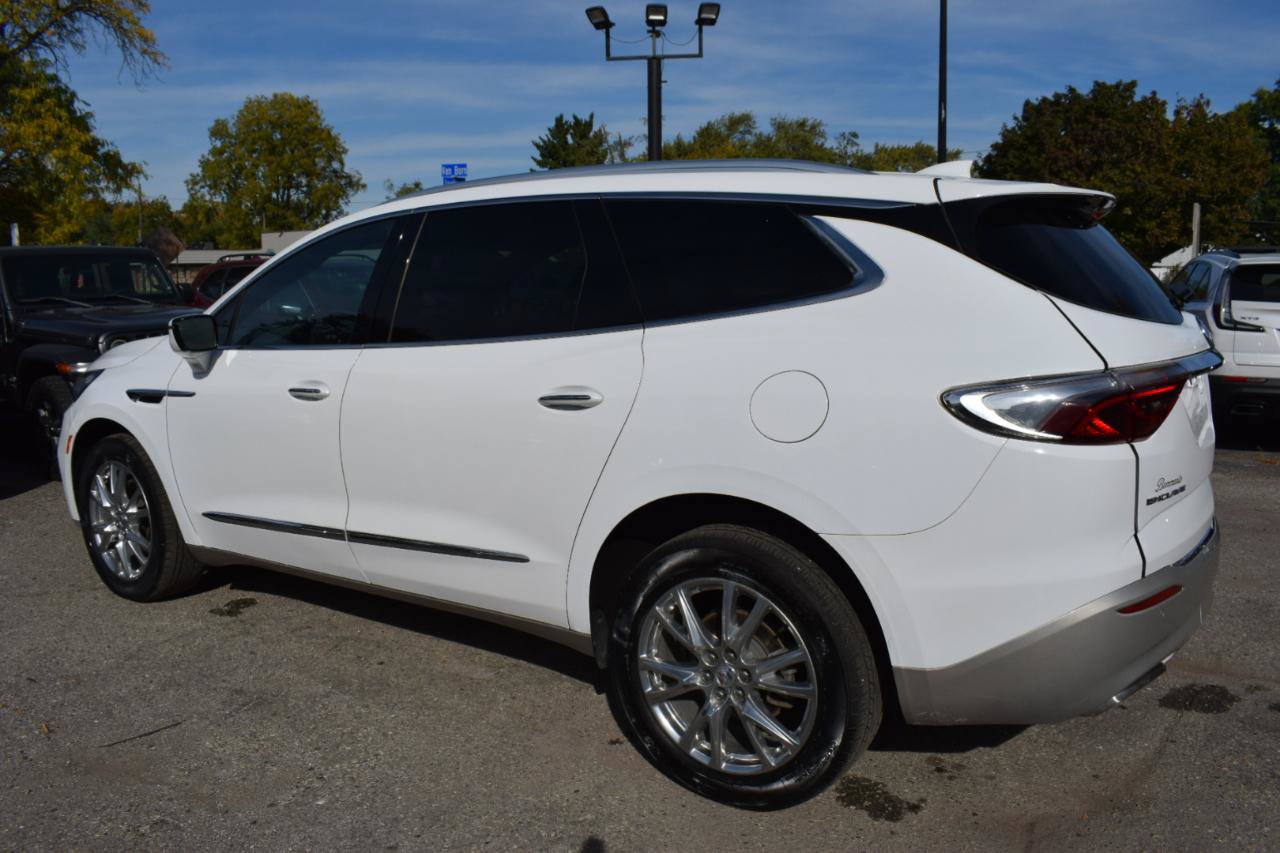 Used 2023 Buick Enclave Essence w/ Experience Buick Package FWD image 8