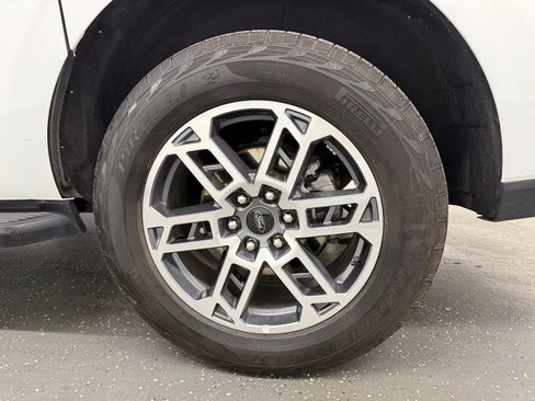 Used 2025 Ford Expedition Max Active AWD/4WD image 19