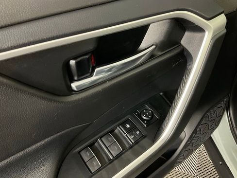 Used 2022 Toyota RAV4 XLE w/ Convenience Package image 22