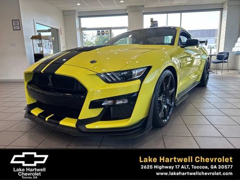 Used 2021 Ford Mustang Shelby GT500 w/ Carbon Fiber Track Pack RWD image 1