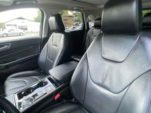 Used 2020 Ford Edge Titanium AWD/4WD image 17