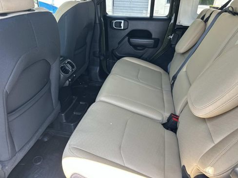 Used 2023 Jeep Wrangler Unlimited w/ Cold Weather Group AWD/4WD image 15