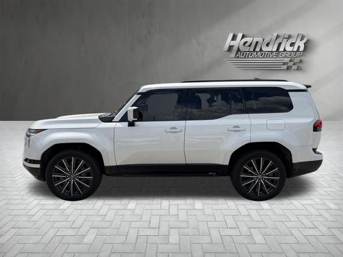 Used 2024 Lexus GX 550 w/ Accessory Package (2T) AWD/4WD image 6