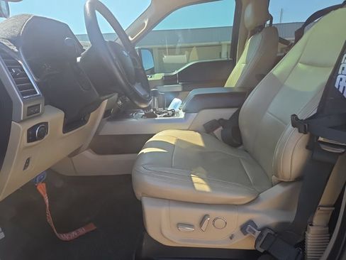 Used 2015 Ford F150 Lariat w/ Equipment Group 502A Luxury AWD/4WD image 22