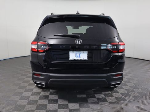 New 2025 Honda Pilot Sport image 6