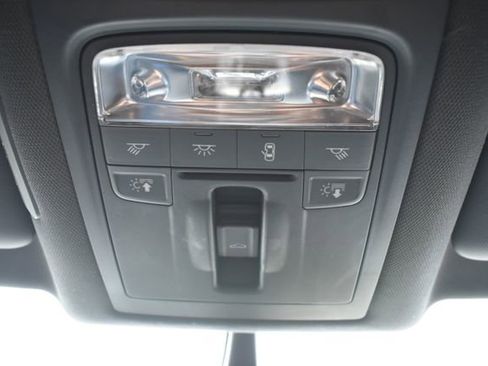 Used 2018 Audi Q3 2.0T Premium Plus w/ Premium Plus Package AWD/4WD image 32