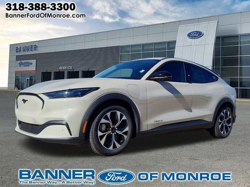 Used 2025 Ford Mustang Mach-E Select w/ Comfort Package Lite image 1