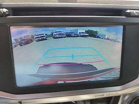 Used 2019 Toyota 4Runner SR5 AWD/4WD image 21
