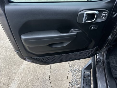 Used 2022 Jeep Wrangler Sport AWD/4WD image 11