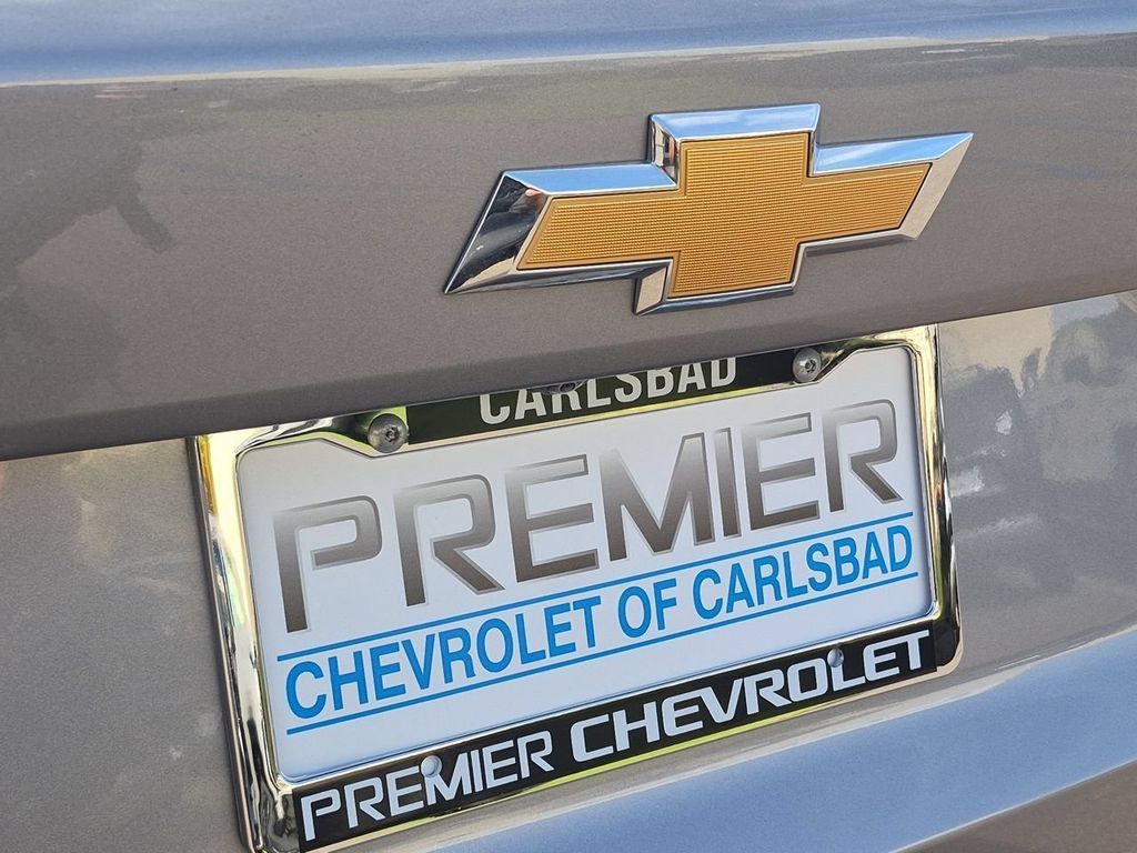 Used 2025 Chevrolet Trax LT FWD image 32