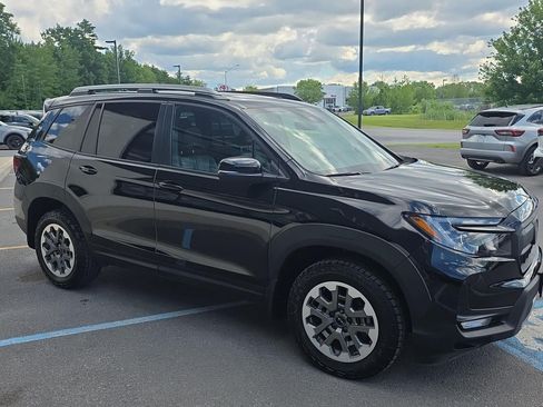 Used 2025 Honda Passport TrailSport image 12