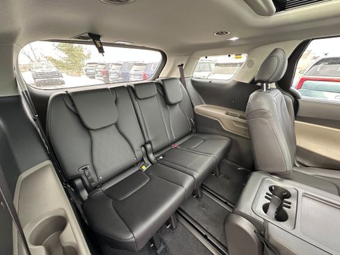 New 2026 Kia Carnival SX image 33