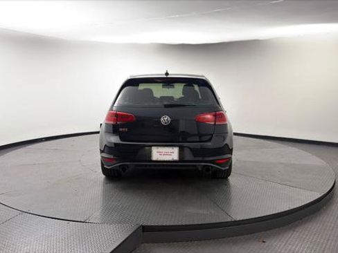 Used 2017 Volkswagen GTI SE FWD image 7