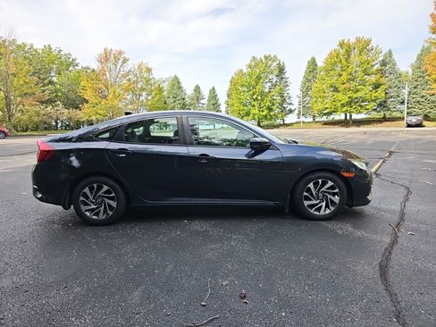 Used 2018 Honda Civic EX image 5