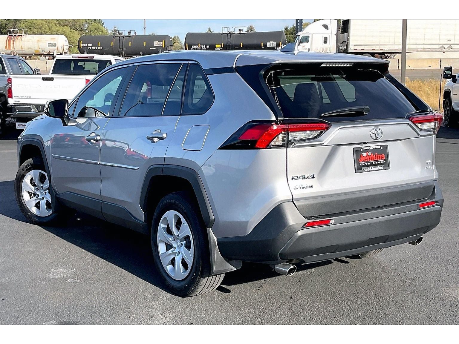 Used 2024 Toyota RAV4 LE AWD/4WD image 13