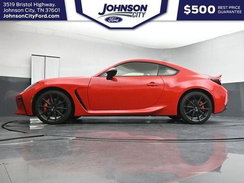 Used 2025 Toyota GR86 Premium w/ Performance Package RWD image 30
