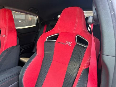 Used 2019 Honda Civic Type R image 18