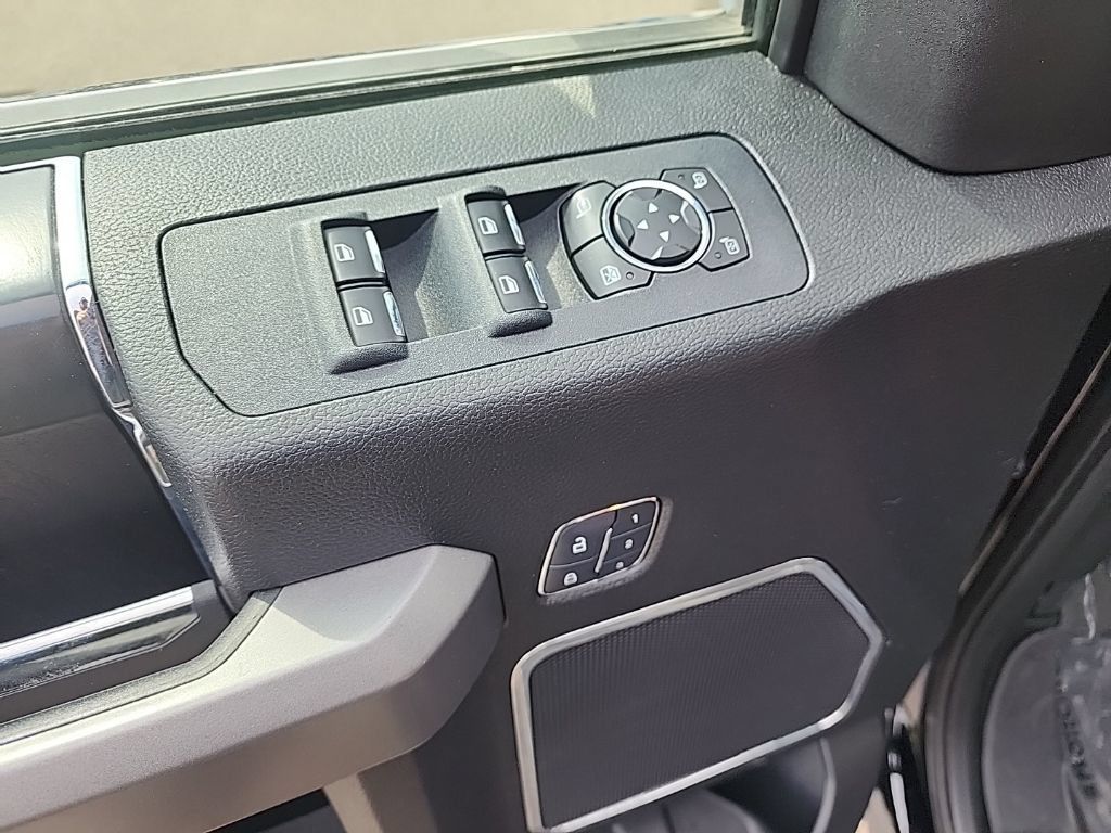 Used 2018 Ford F150 Platinum w/ Technology Package AWD/4WD image 11