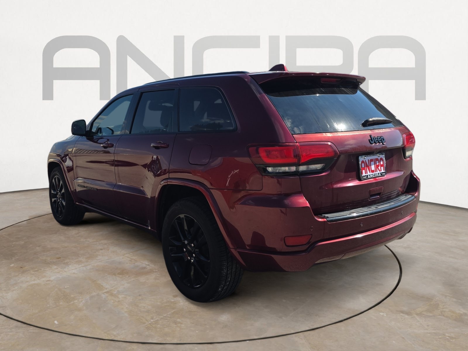 Used 2018 Jeep Grand Cherokee Altitude RWD image 6