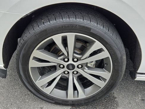 Certified 2020 Ford Expedition Platinum image 9