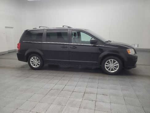 Used 2019 Dodge Grand Caravan SXT FWD image 11