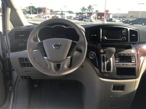 Used 2016 Nissan Quest SV image 10