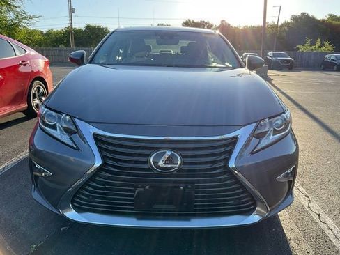 Used 2017 Lexus ES 350 w/ Navigation System Package FWD image 2