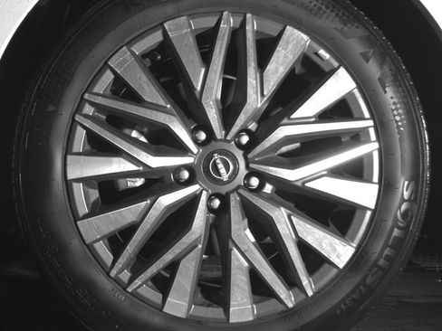 Used 2025 Nissan Altima 2.5 SV image 12