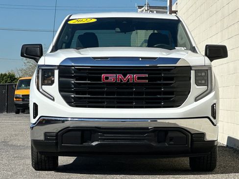 Certified 2022 GMC Sierra 1500 Pro w/ Pro Value Package image 9