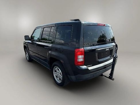 Used 2014 Jeep Patriot Sport image 5