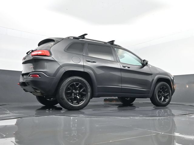 Used 2016 Jeep Cherokee Trailhawk w/ Leather Interior Group AWD/4WD image 24
