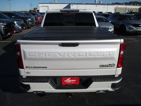Used 2022 Chevrolet Silverado 1500 High Country w/ High Country Premium Package image 5