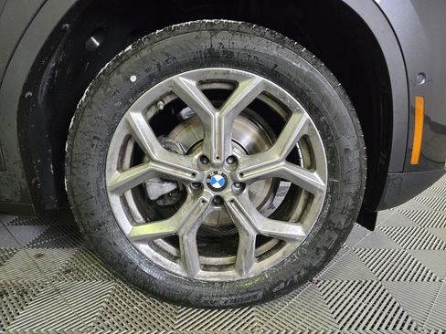 Used 2023 BMW X3 xDrive30i w/ Premium Package image 2