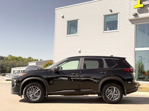 Used 2025 Nissan Rogue S FWD image 13