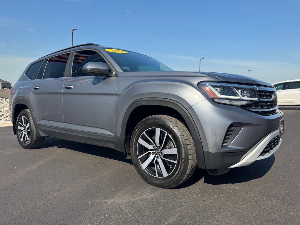 Used 2023 Volkswagen Atlas SE AWD/4WD image 3