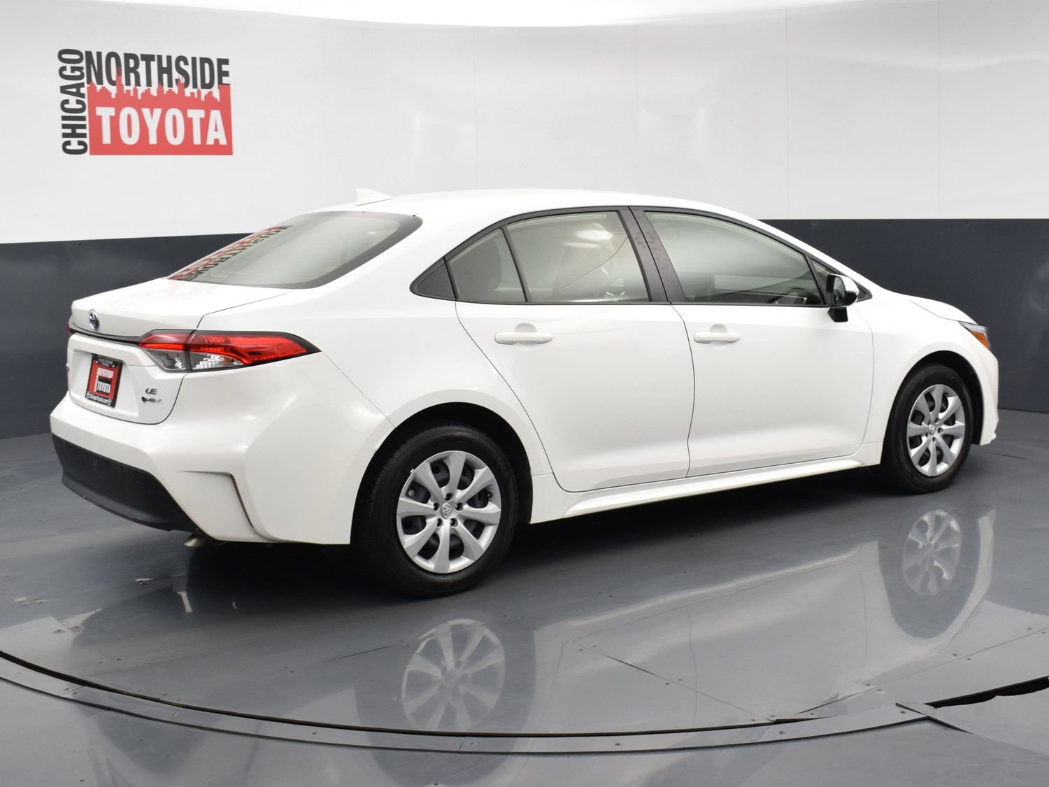 Used 2025 Toyota Corolla LE FWD image 4