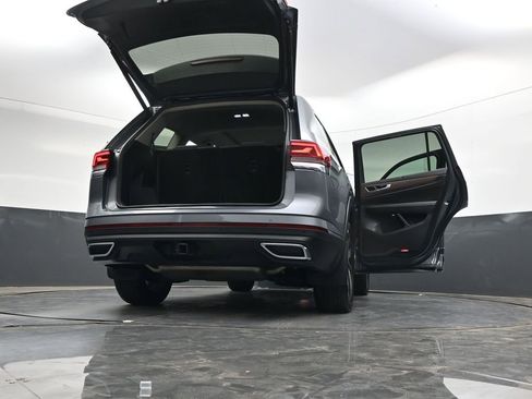 Used 2024 Volkswagen Atlas SEL AWD/4WD image 44