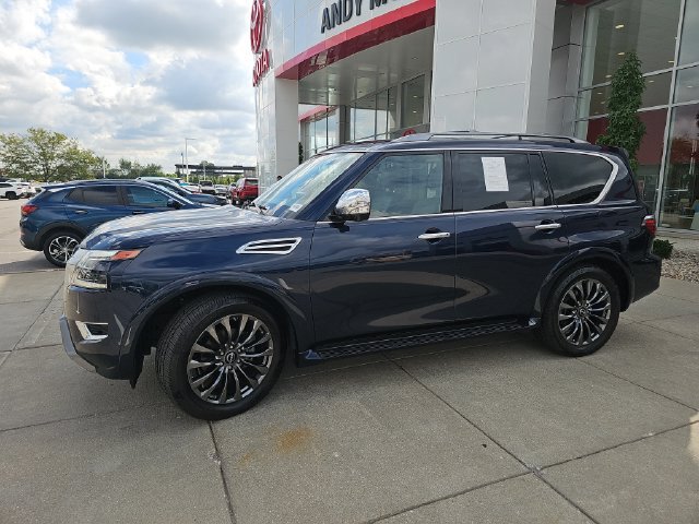 Used 2023 Nissan Armada Platinum w/ Captain's Chairs Package AWD/4WD image 3