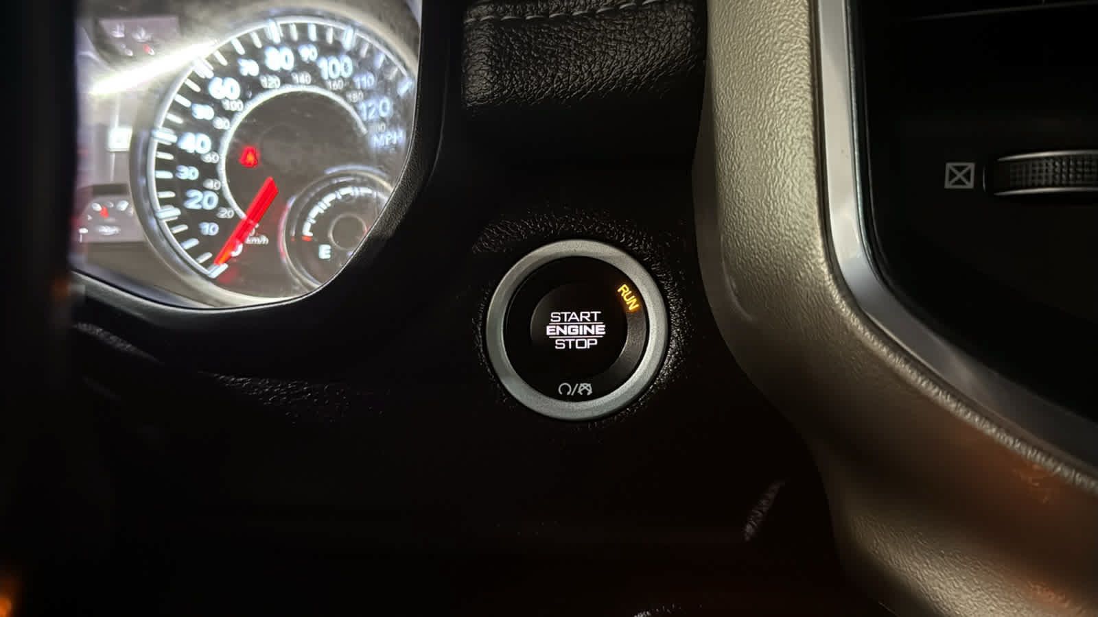 Used 2019 RAM 1500 Laramie AWD/4WD image 20