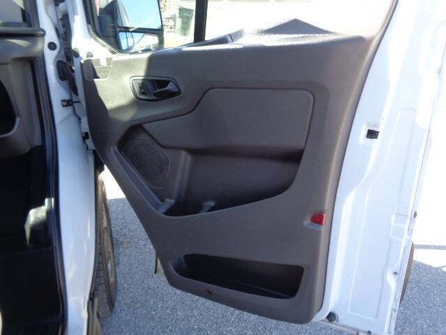 Used 2020 Ford Transit 250 Low Roof RWD image 22
