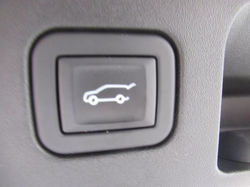 Used 2024 Cadillac XT5 Premium Luxury w/ LPO, Floor Liner Package AWD/4WD image 18