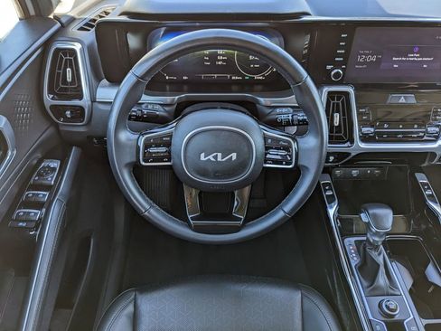 Certified 2023 Kia Sorento SX image 17
