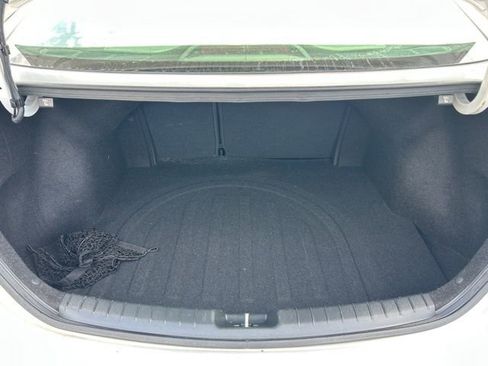 Used 2017 Hyundai Elantra Limited w/ Limited Tech Package 04 image 10