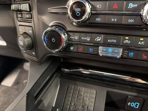 New 2026 Ford F250 Lariat w/ Black Appearance Package AWD/4WD image 14