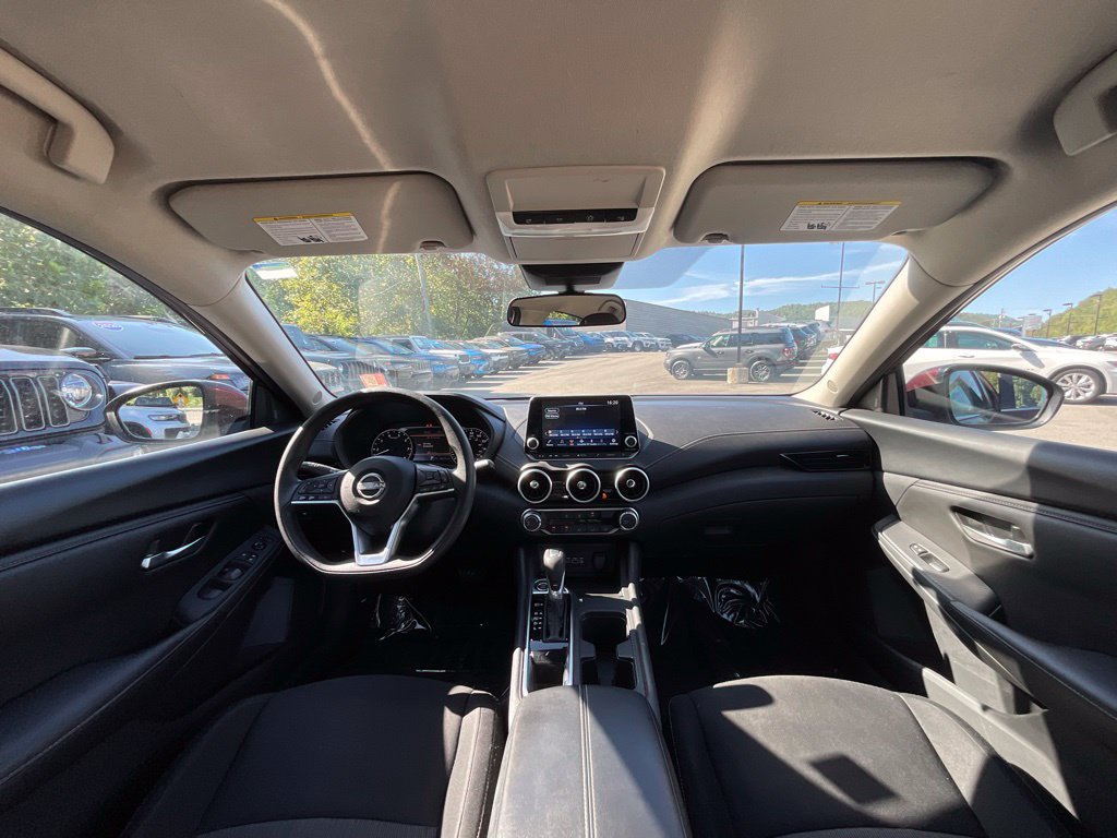 Used 2025 Nissan Sentra SV FWD image 15