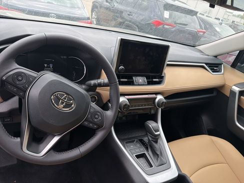 Used 2025 Toyota RAV4 XLE Premium FWD image 11