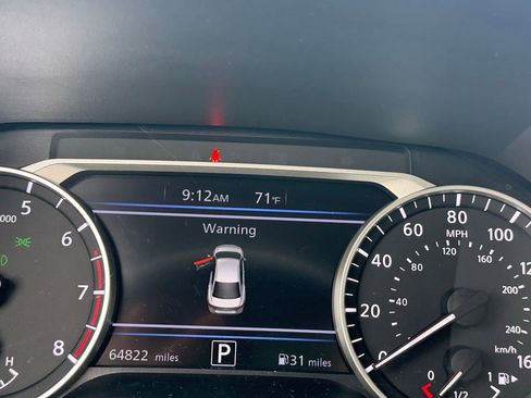 Used 2022 Nissan Sentra SR FWD image 11